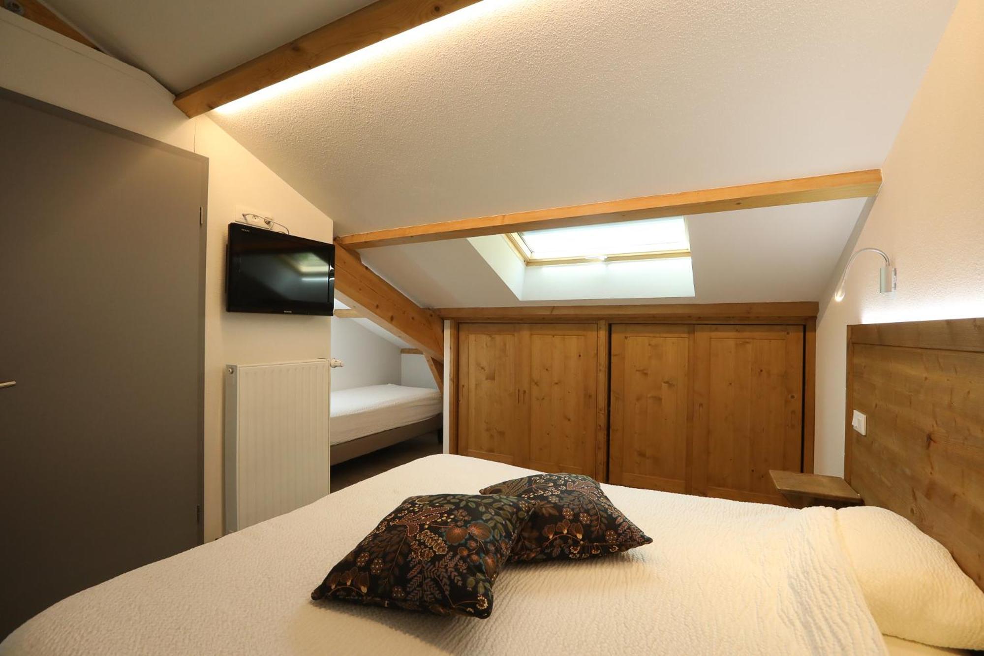 Logis Hotel Spa Restaurant Le Provence 라나르스 외부 사진
