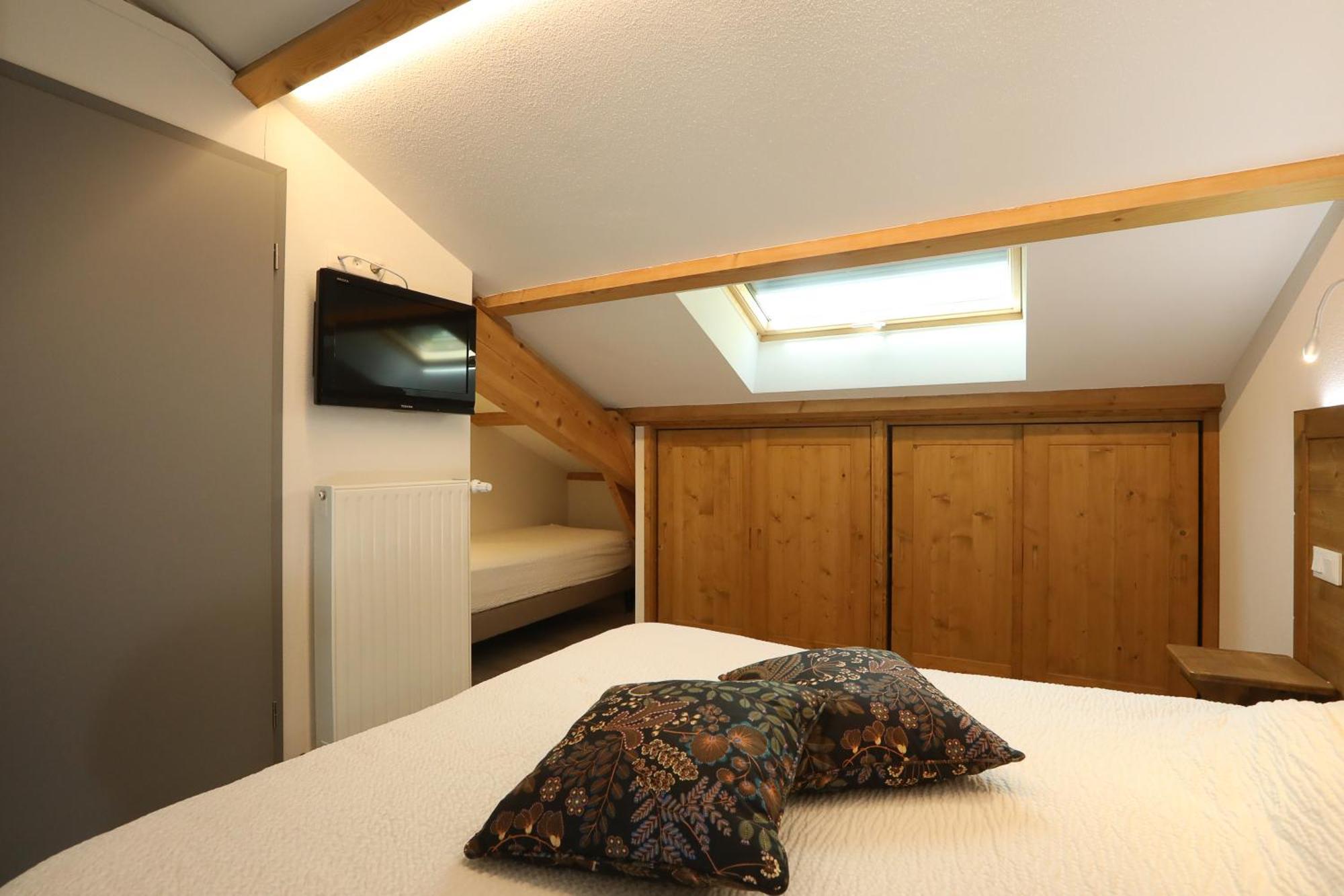 Logis Hotel Spa Restaurant Le Provence 라나르스 외부 사진