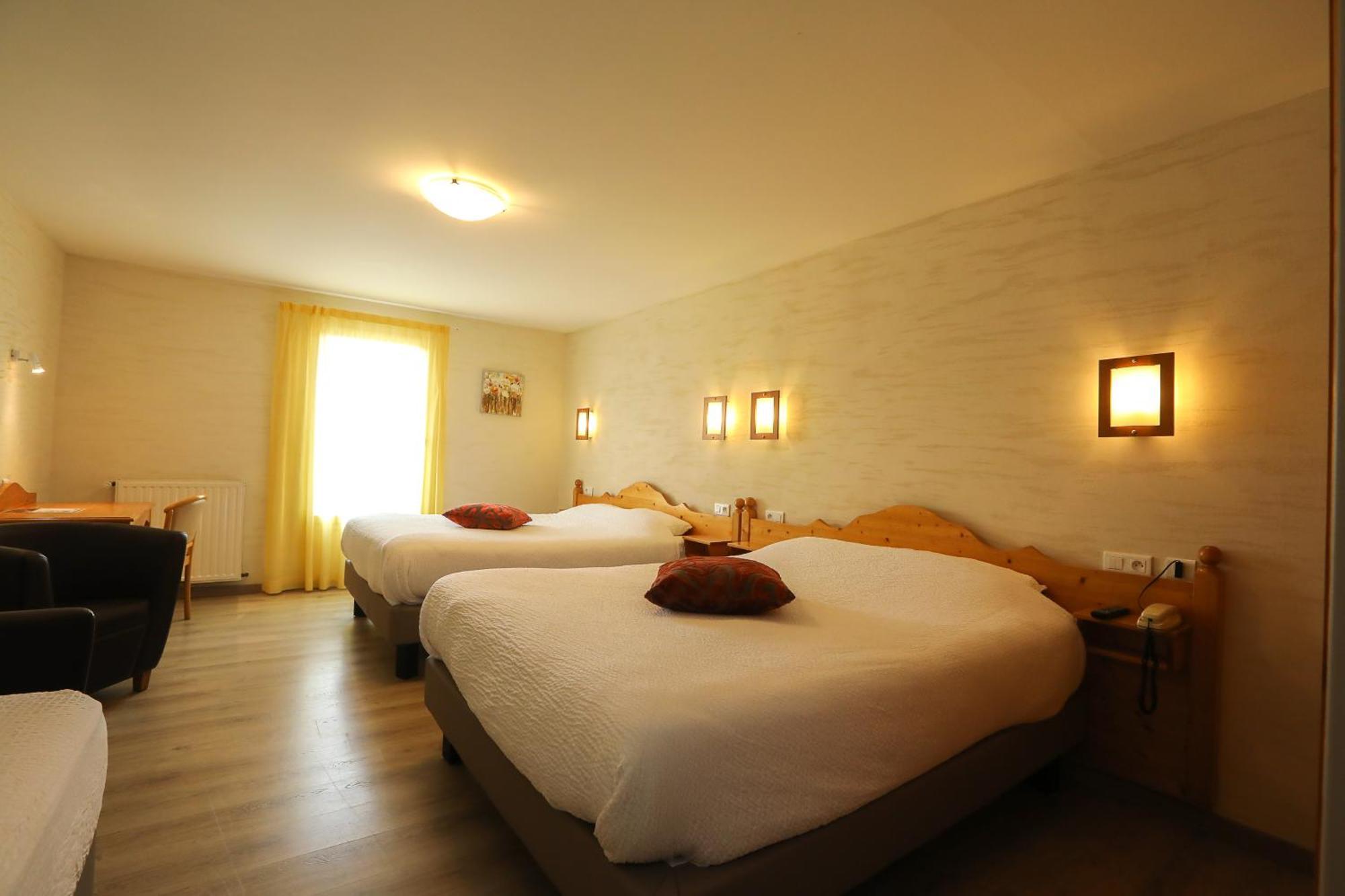 Logis Hotel Spa Restaurant Le Provence 라나르스 외부 사진